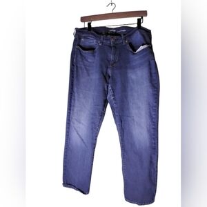 Signature Levi Strauss women curvy straight jean 33x30